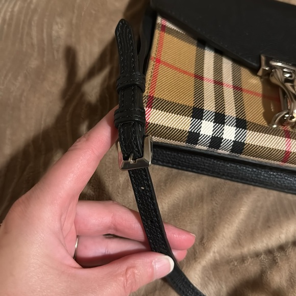 Burberry crossbody - Picture 4 of 8